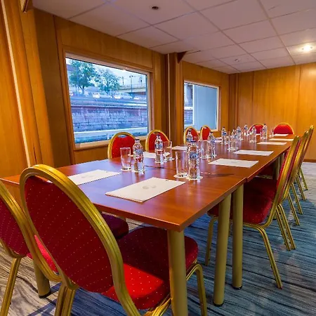Grand Jules - Boat Hotel na wodzie 3*
