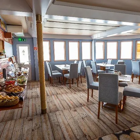 Grand Jules Boat