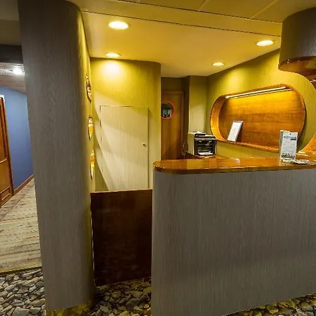 호텔 Grand Jules Boat 부다페스트