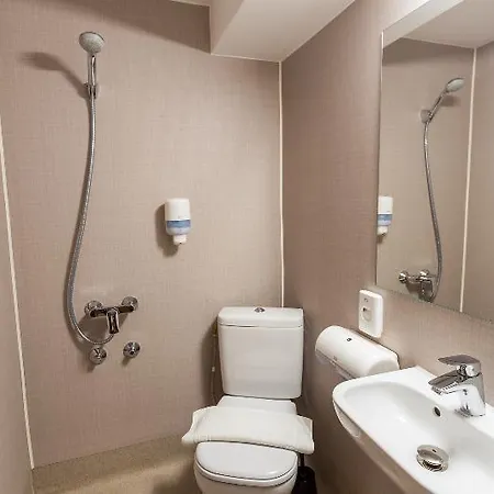 Grand Jules Boat מלון 3*