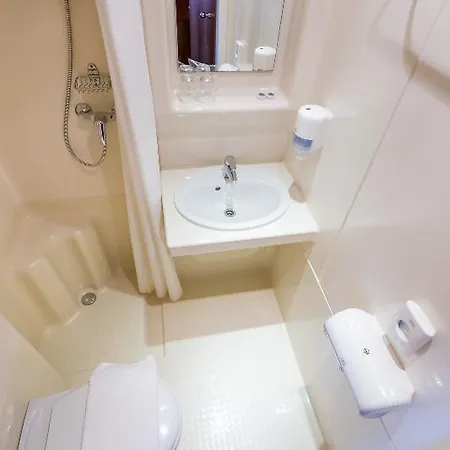 Grand Jules Boat מלון 3*