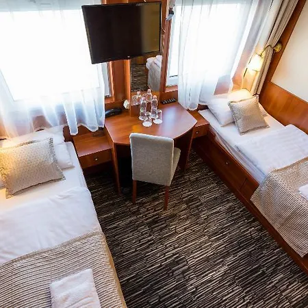 Grand Jules Boat 3*