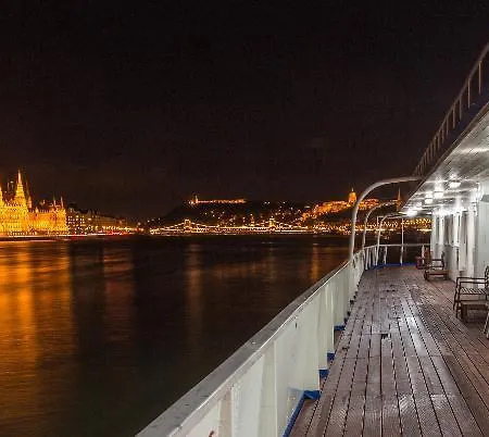 Grand Jules Boat 3* Budapest