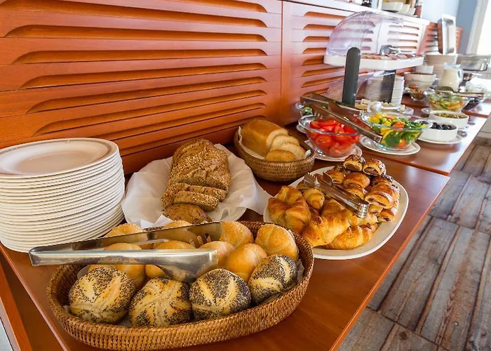 Grand Jules Boat 3*