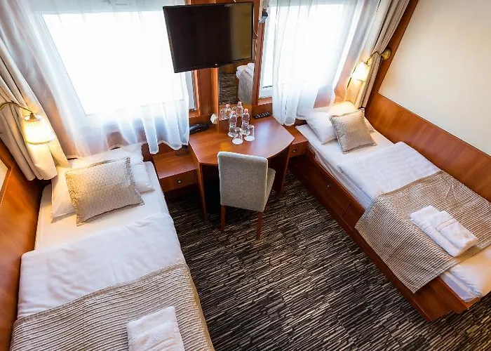 Grand Jules Boat 3*