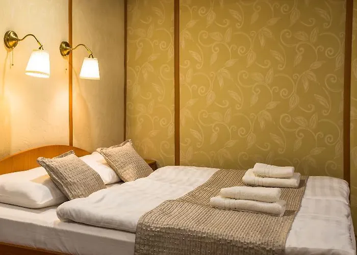 Grand Jules Boat 3*